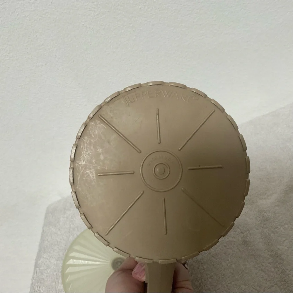 Tupperware tall lid